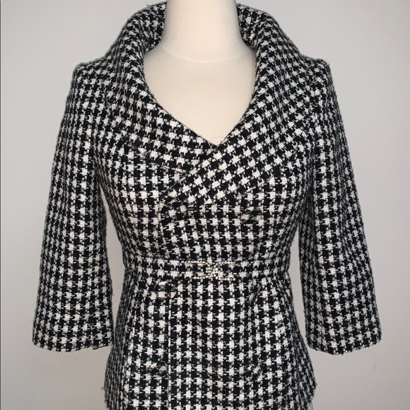 Arden B Jackets & Blazers - Gorgeous neckline jacket Arden B w/crystals on Belt